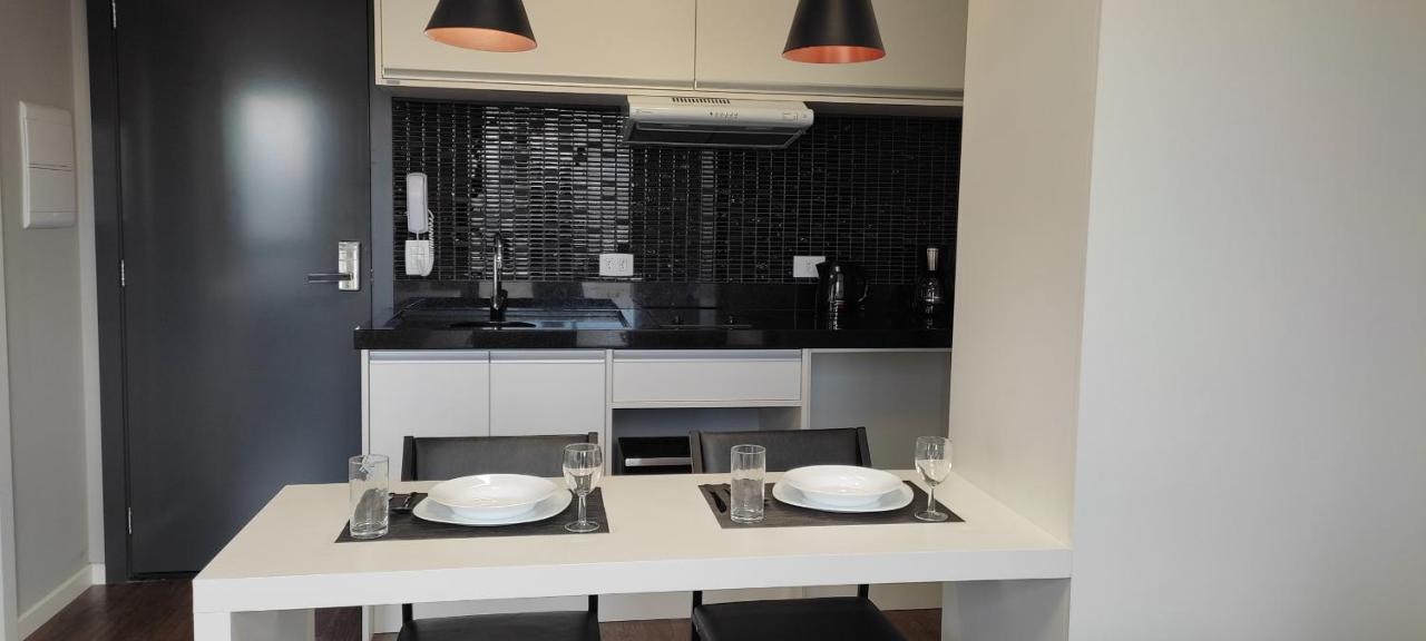 Apartamento Studio 16 Andar Centro - Ayn065 *